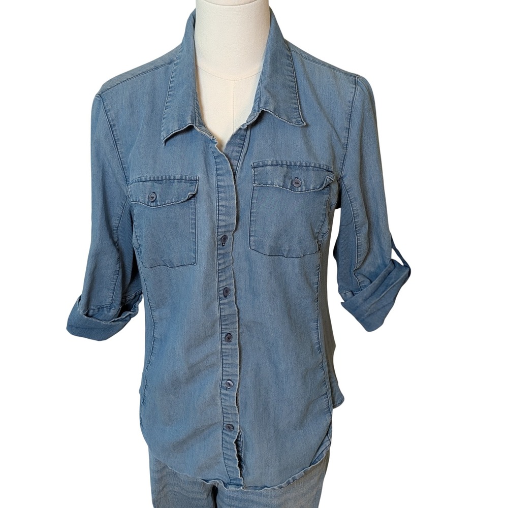 Cavalini Denim Collection Light Wash Ribbed Side Button Down Shirt Large TP168M
